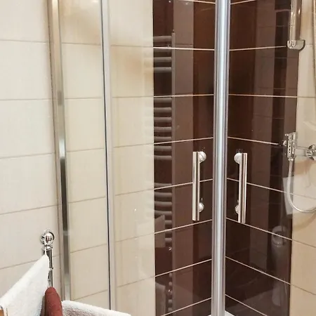 Bazeni krevet i doručak *